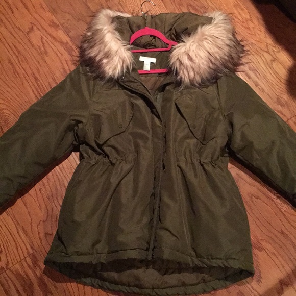 H&M Jackets & Blazers - H&M ARMY GREEN PARKA W/  DRAWSTRING